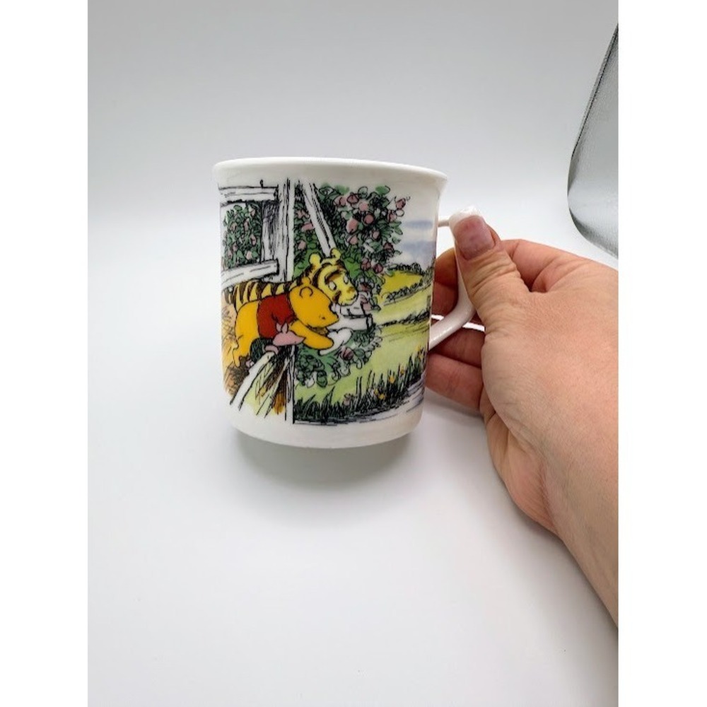 Royal Doulton Winnie The Pooh Playing Poohsticks Mug Fine Bone China